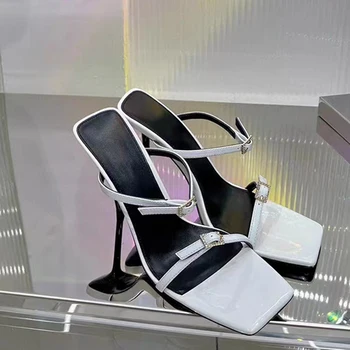 בוהן מרובע אופנה נעלי נשים נעלי אבזם עיצוב עור אמיתי Rhinestones עקבים גבוהים Chaussure Femme גודל 35-42 הקיץ