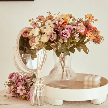 6 ראשים מיני ורדים זר פרחים מלאכותיים סצנת חתונה פריסת מזויף פרחוני סלון שולחן חג המולד תפאורה הביתה אביזרים