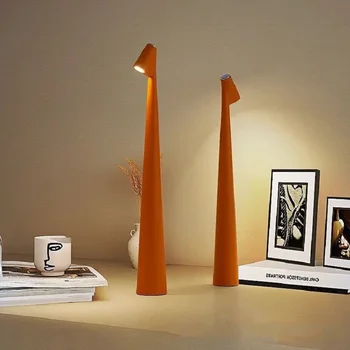 מנורת שולחן עמוד המשקיף צורה אור יוקרה טעינה מנורת שולחן העבודה רוח המנורה בחדר השינה מנורת שולחן הלילה קישוט