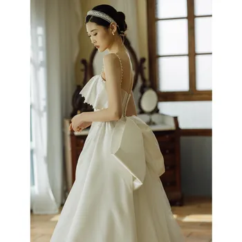 2023 חדש שמלת הכלה סאטן קטן סלים רטרו פשוטה הפבורן קלע שמלת החתונה