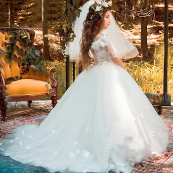 לבן פרח ילדה שמלות לחתונות תחרה, אפליקציות הנסיכה ילדים חצי שרוולי מלמלה בערב הטקס הראשון שמלת נשף