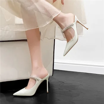 2023 האביב והקיץ חדש לנשים של נעליים עקב מולר הצביע ריינסטון שרשרת אופנה Baotou נעל סנדלים
