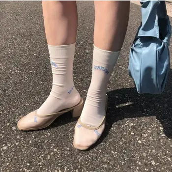 באביב ובקיץ אנגלית רקמה אמצע צינור גרביים לבנים קוריאנית ההגירה הגאות נערמו נשים מקרית נעליים עבור זוגות מתנה 2023