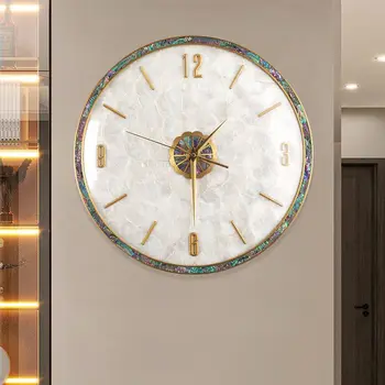 סגנון אירופאי שעון קיר אור יוקרה מודרנית סקנדינבי מינימליסטי סיבוב פליז אילם מעטפת שעון קוורץ שעון קיר